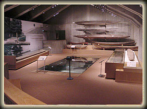 若狭三方縄文博物館の展示物「丸木舟」の写真