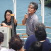 水月湖で講演を行う中川毅氏の写真
